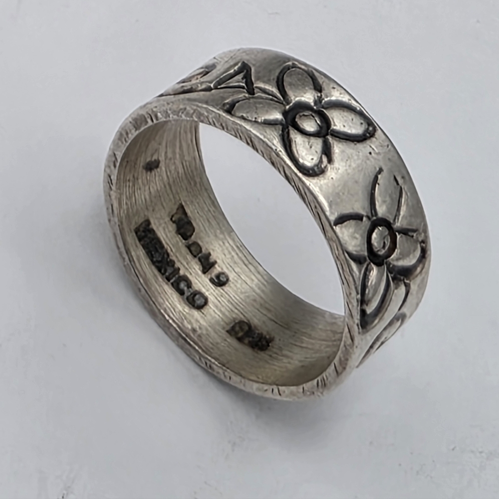 Elegant Sterling Silver 925 Band Floral Ring